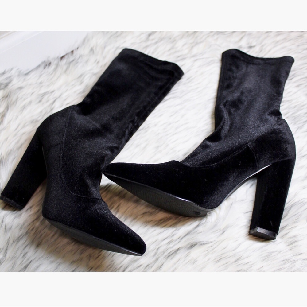 Velvet pointed booties